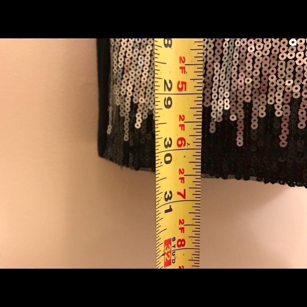 XS Lots of Love Sequined Form Fitting Dress! - Picture 6 of 9